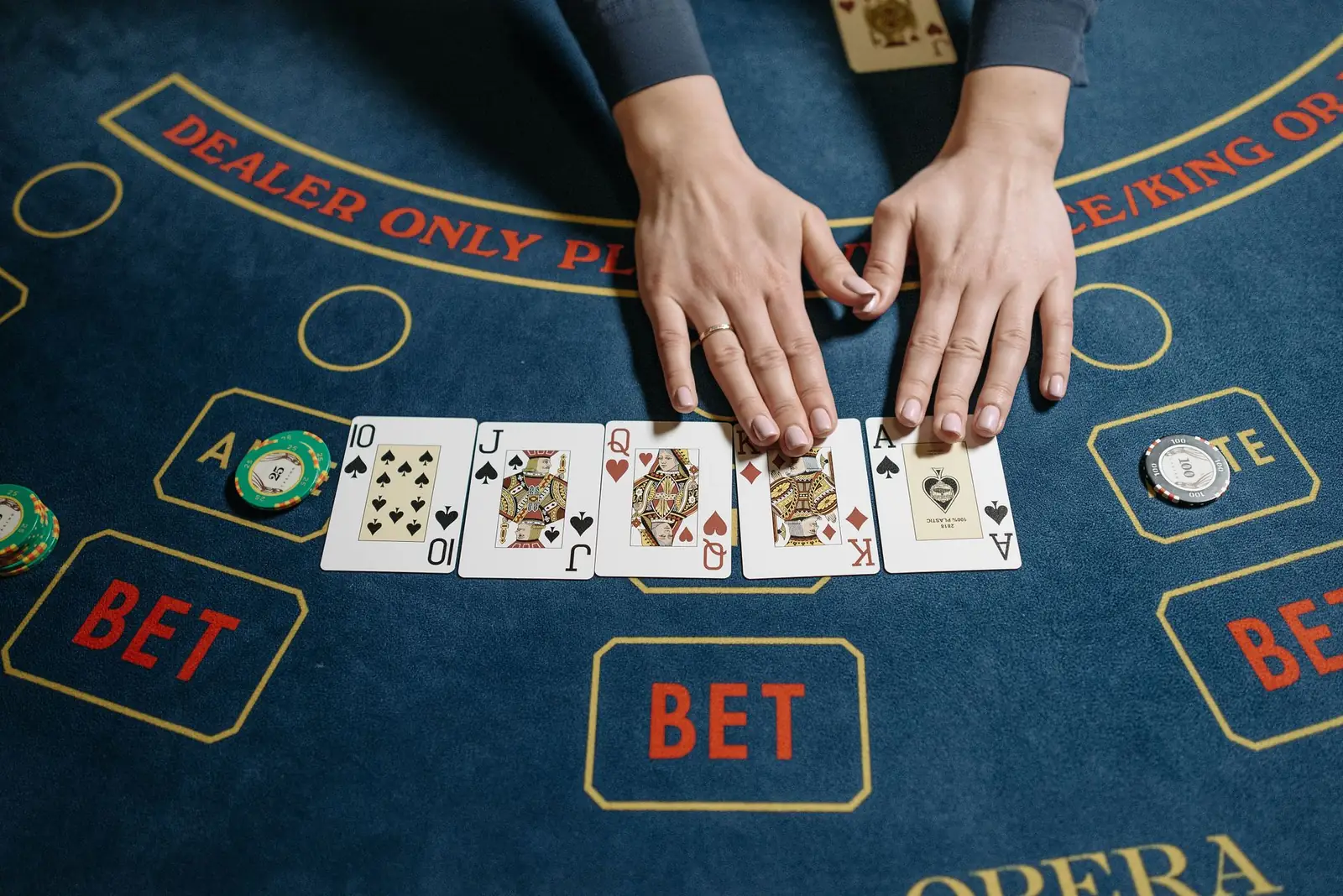 Royal Crest VIP Gaming Club